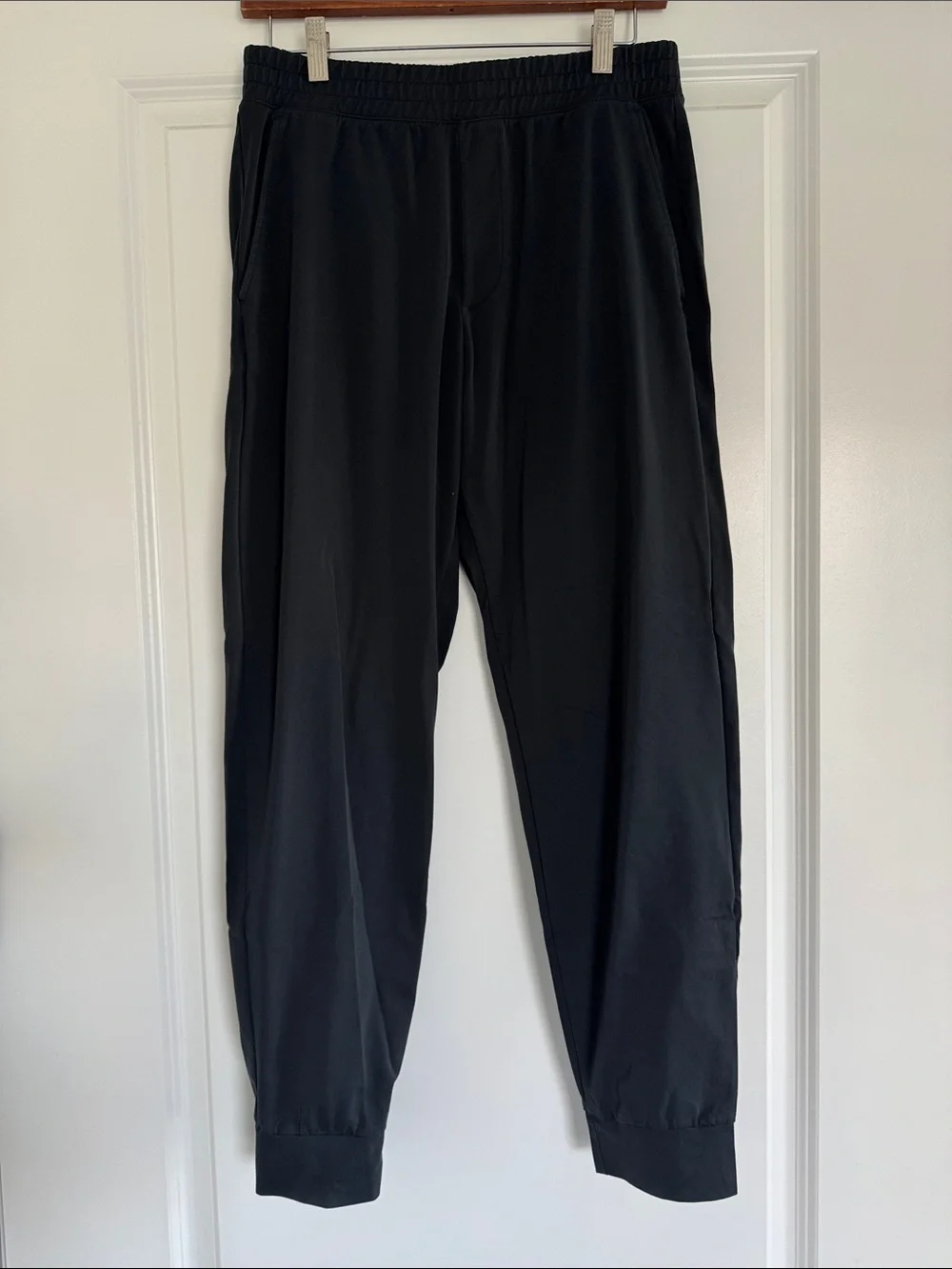 NWOT Men’s Uniqlo Lightweight Active Black Sweatpants M